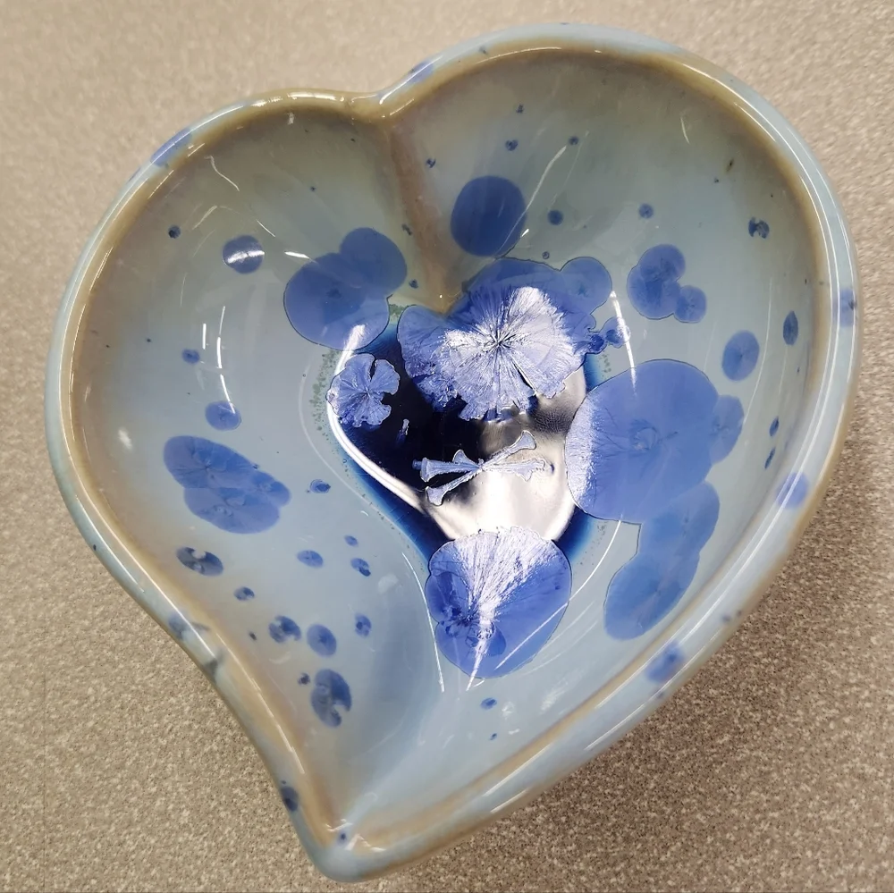 SIMON PEARCE Twist Heart Bowl — Crystalline COBALT - Picture 6 of 12